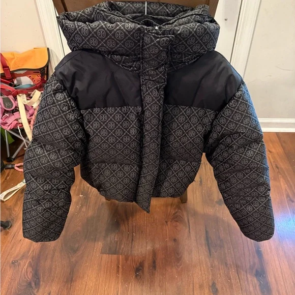 Tory Burch Cropped Puffer Coat - Picture 3 of 4